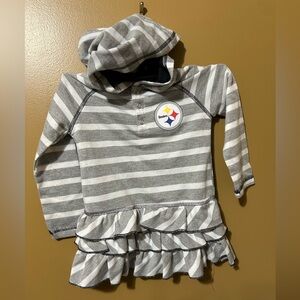The CUTEST Steelers outfit for a baby girl!